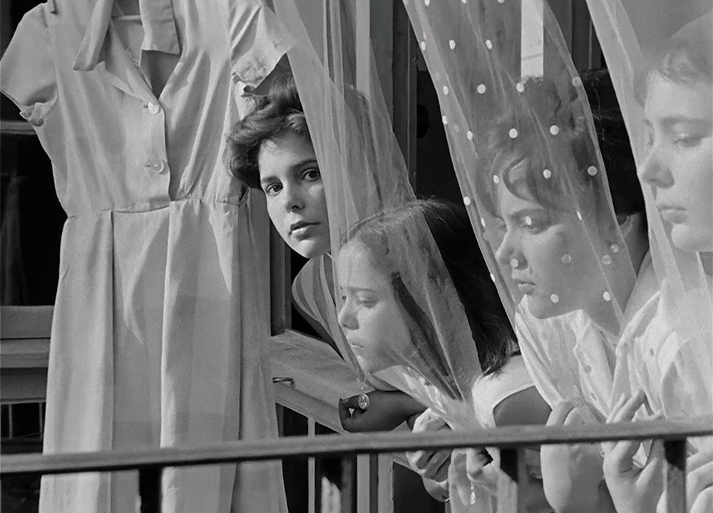 Tríptico elemental de España de Val del Omar (MUCAC)