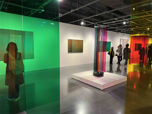 Cruz-Diez: el color en movimiento